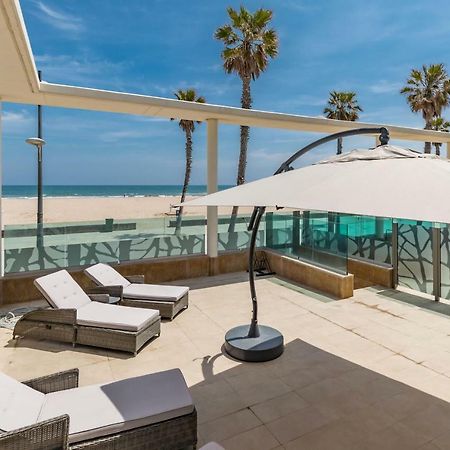 Luxury Beach Front Apartment With Pool Valencia Buitenkant foto